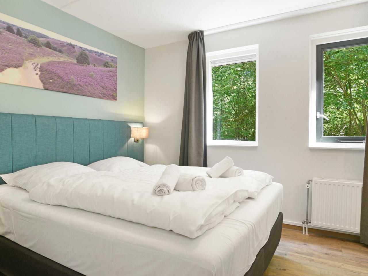 Luxury 4-Person Bungalow In The Holiday Park Landal Twenhaarsveld Хльтен Экстерьер фото