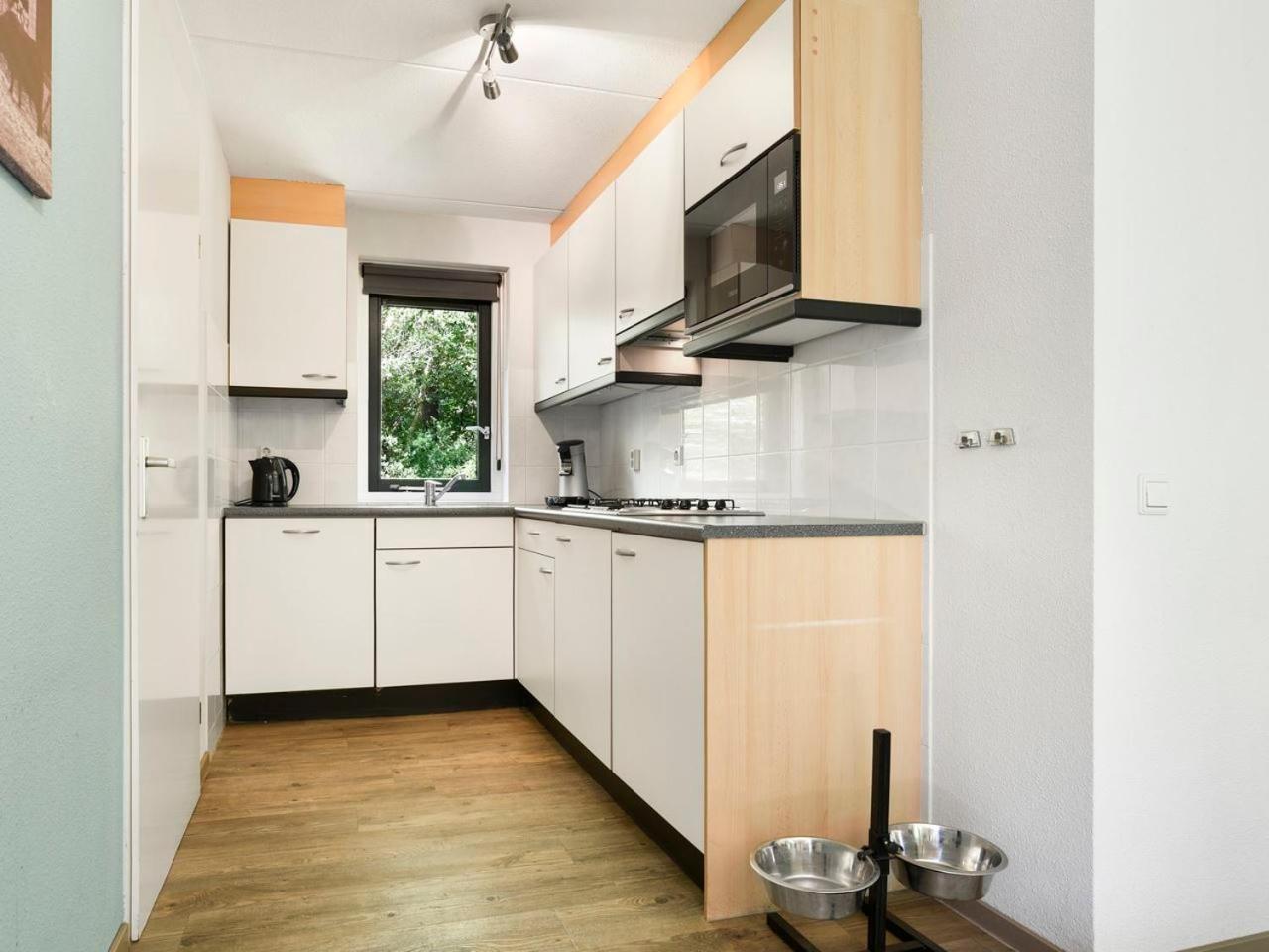 Luxury 4-Person Bungalow In The Holiday Park Landal Twenhaarsveld Хльтен Номер фото