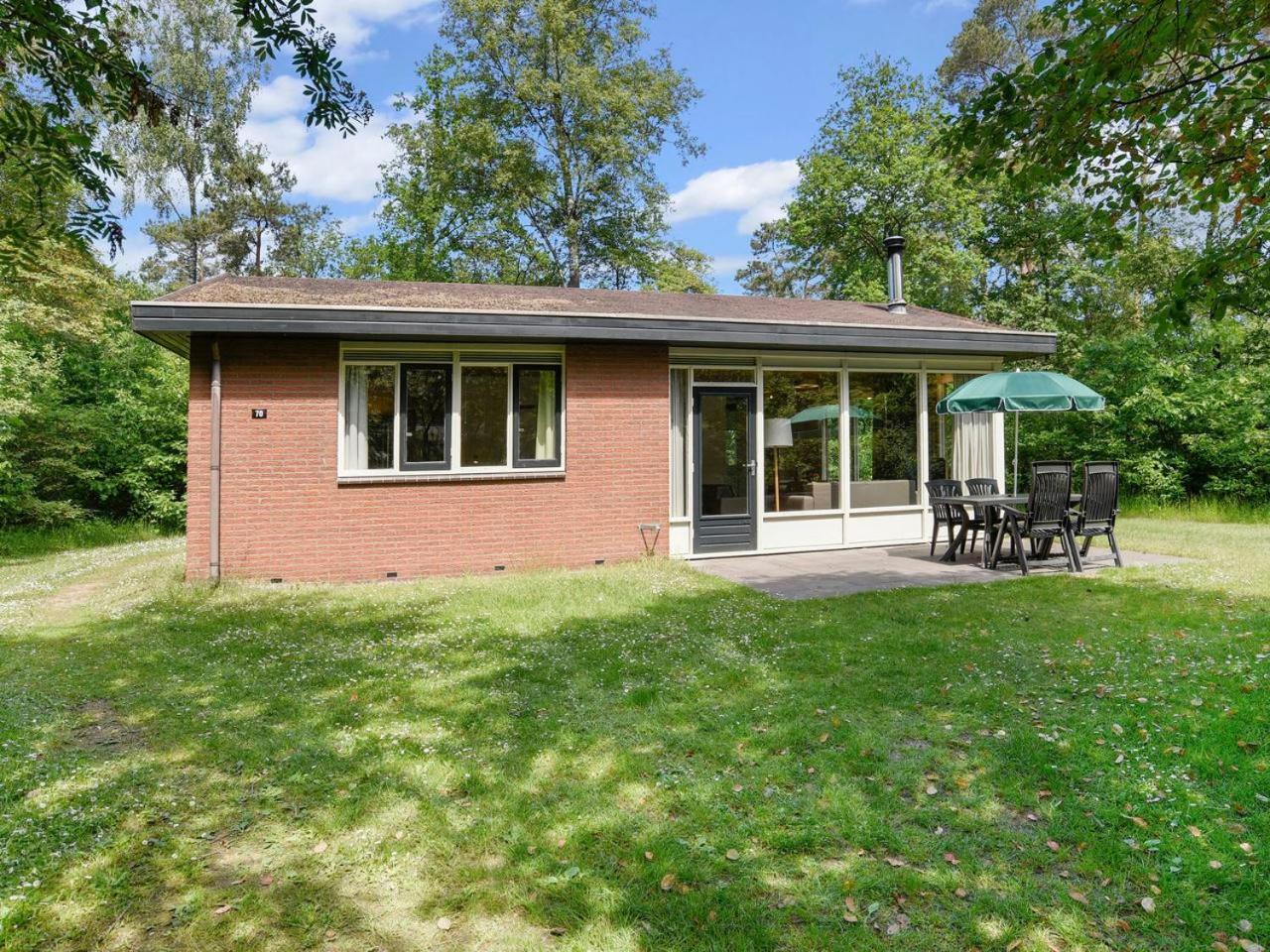 Luxury 4-Person Bungalow In The Holiday Park Landal Twenhaarsveld Хльтен Номер фото