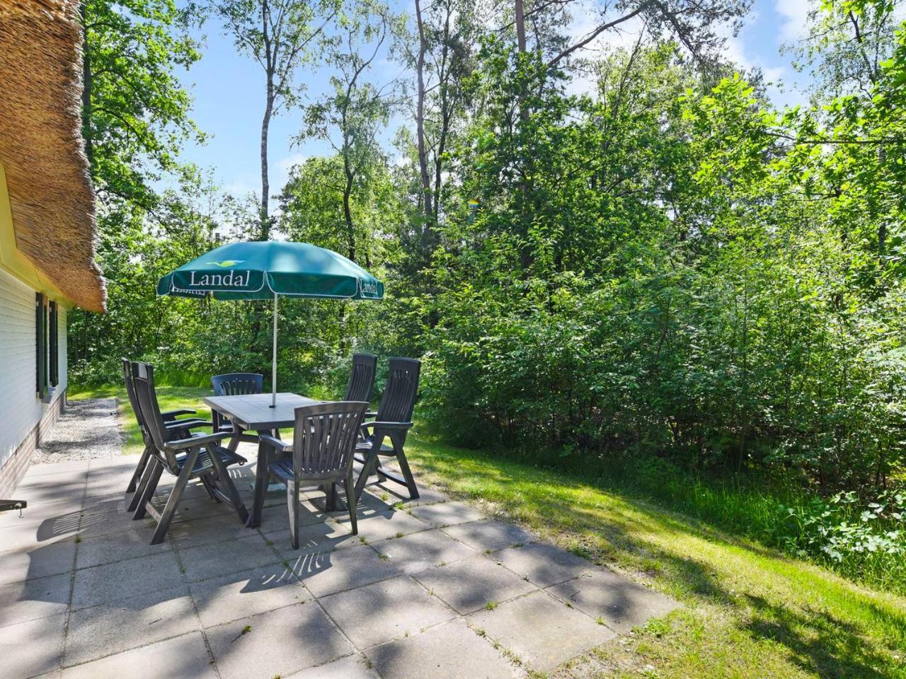 Luxury 4-Person Bungalow In The Holiday Park Landal Twenhaarsveld Хльтен Номер фото