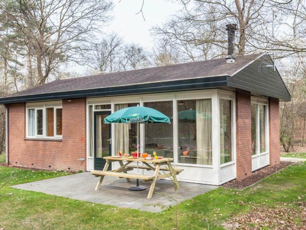 Luxury 4-Person Bungalow In The Holiday Park Landal Twenhaarsveld Хльтен Экстерьер фото